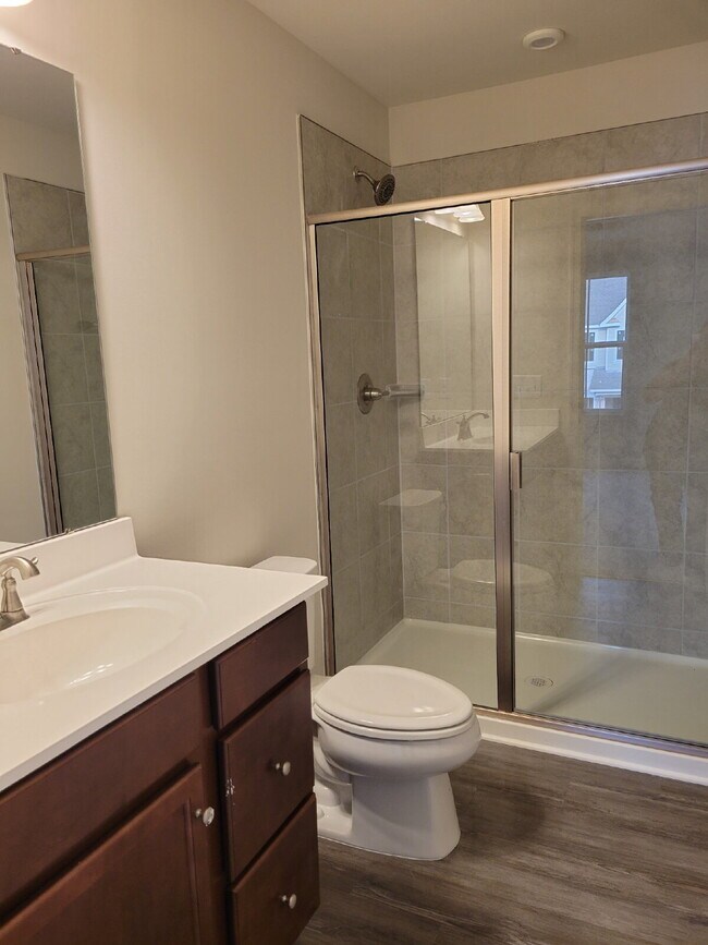 Building Photo - Luxury townhome in a prime Goodlettsville location just minutes to Nashville!