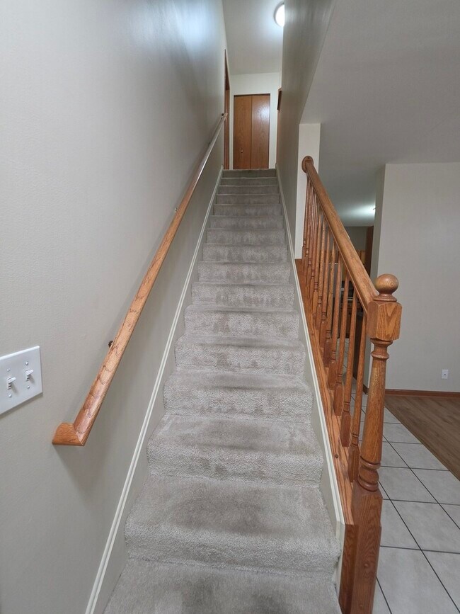 Building Photo - 3959 Blackstone Dr