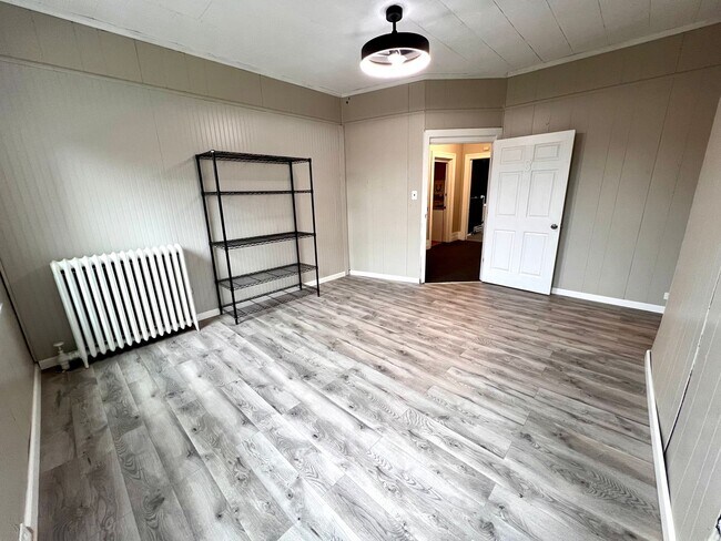 Building Photo - 259-261 N. Dithridge Street (Full Service)