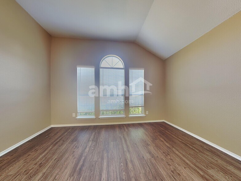 Building Photo - 1313 Gray Dawn Dr