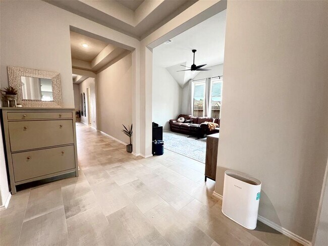 Building Photo - 25402 Kidwiler Dr