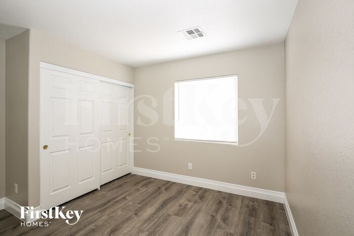 Building Photo - 7908 Pale Rider St
