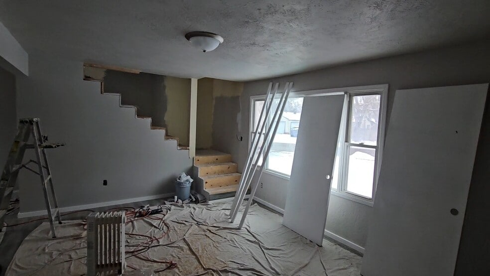 Building Photo - 6209 Pleasant Ave