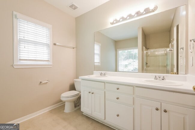 Building Photo - 605 Oxford Crest Ct NW