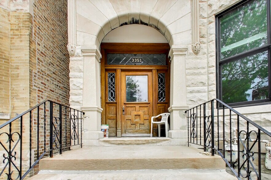 Building Photo - 3351 S Union Ave
