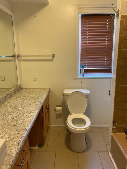 Building Photo - 3634 Michigan Ave