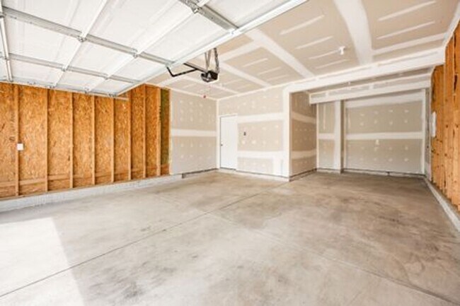 Building Photo - Updated 3-Bedroom Home with 3 Baths, Open-Concept Layout, Luxury Flooring & Bright Modern Kitchen