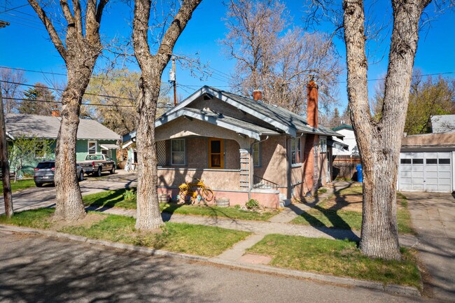 Building Photo - 810 W Lewis St