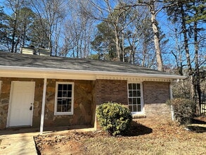 Building Photo - Fully Renovated 2 Bedroom 2 Bath Duplex in Stone Mountain