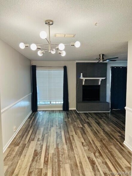 Building Photo - 4816 Regal Dr