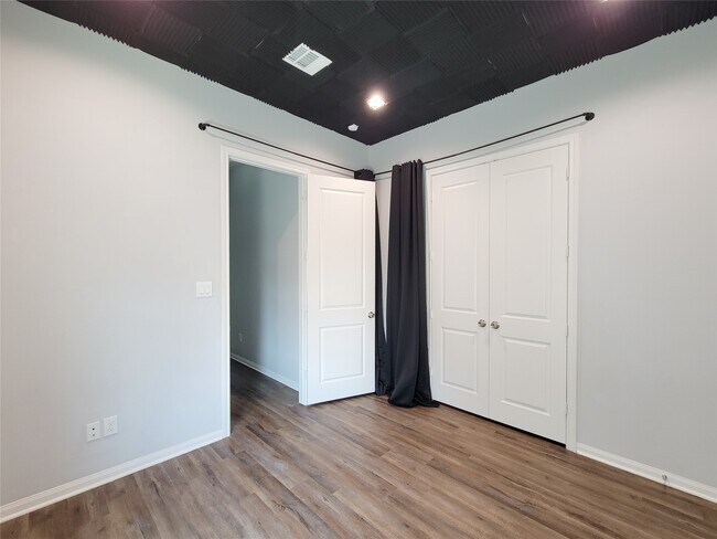 Building Photo - 4908 Paradigm Ln