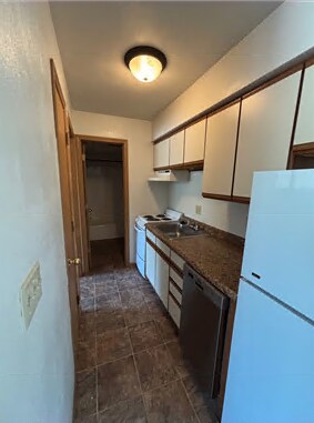 Building Photo - 916 20th Ave Pl