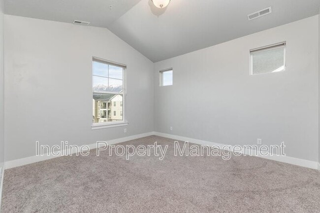 Building Photo - 654 N Emery Ave