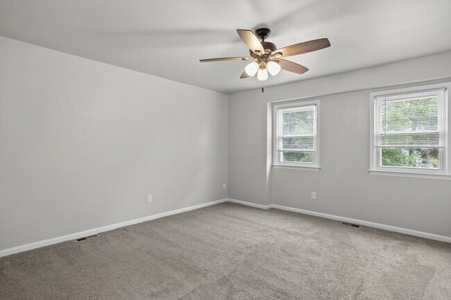 Building Photo - 913 Laredo Ct
