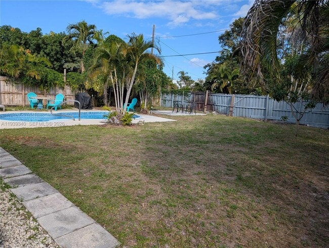 Building Photo - 311 SW 2nd Ave