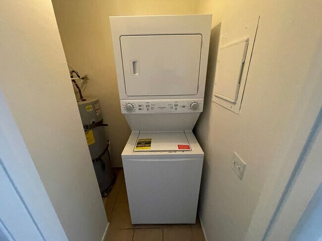 Building Photo - 4155 Solteros St