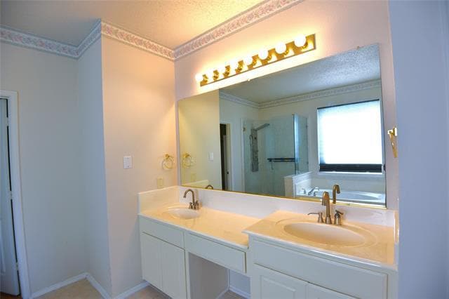 Building Photo - 3921 Lakeside Dr