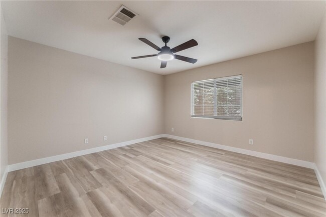 Building Photo - 9169 Column Ct