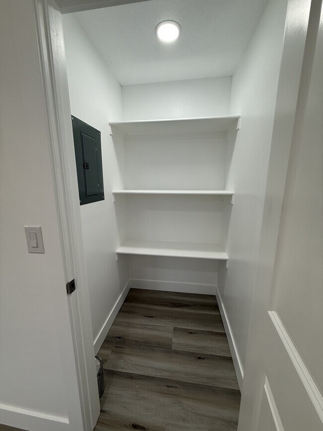 Building Photo - Remodeled duplex - back unit