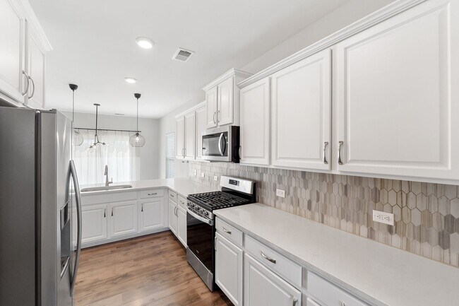 Building Photo - Easy Living in North Creek Village!