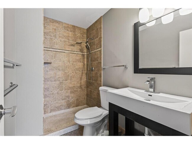 Building Photo - 19 S 1st St