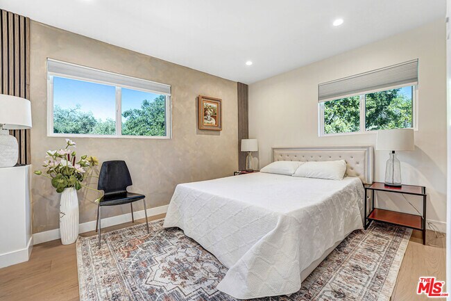 Building Photo - 4611 Louise Ave