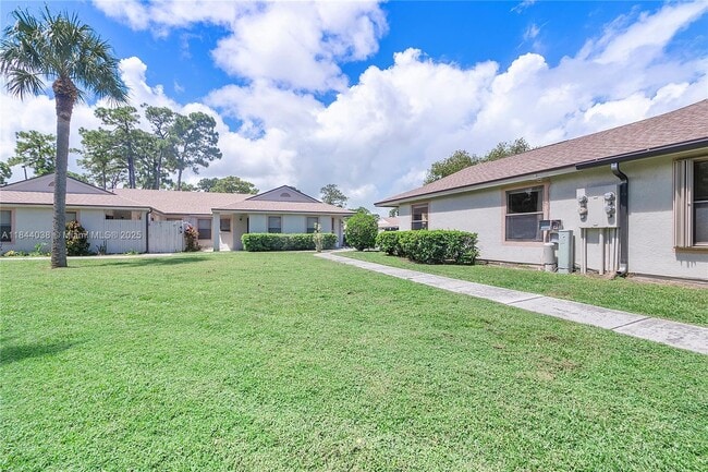 Building Photo - 2828 Stoneway Ln