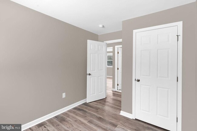 Building Photo - 383 Sollers Wharf Rd