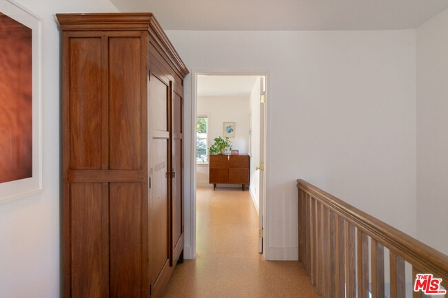 Building Photo - 5676 Hub St