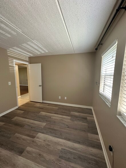 Bedroom with walk in closet - 1000 Tarpon Woods Blvd