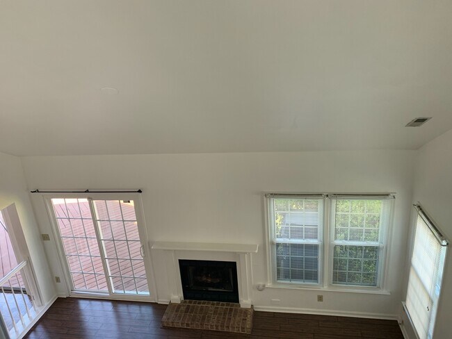Building Photo - Holland Pines