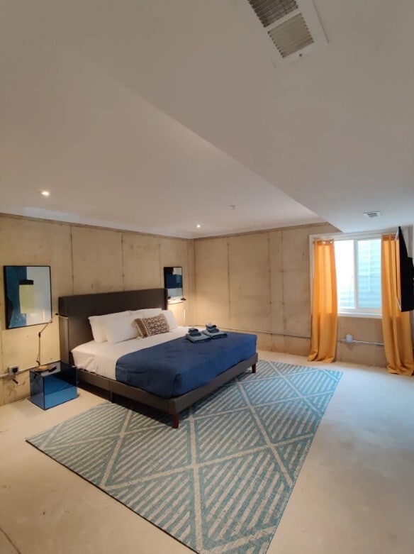 Building Photo - 1417 N Hope St