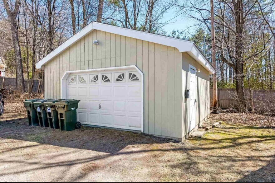 Building Photo - 386 Marble Island Rd