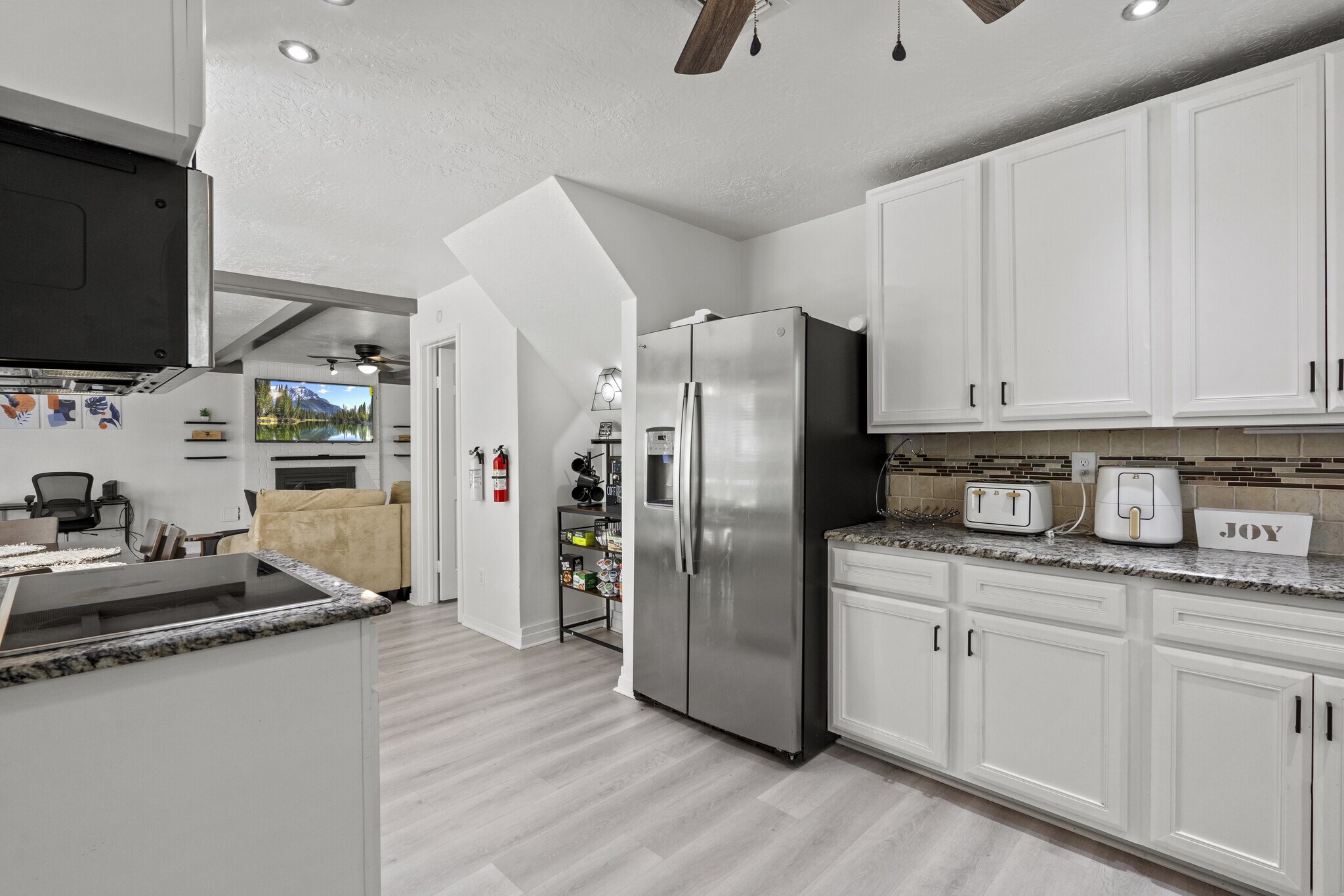 Building Photo - 604 Lochnell Dr