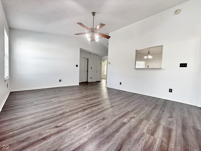 Building Photo - 776 Alvey Ct