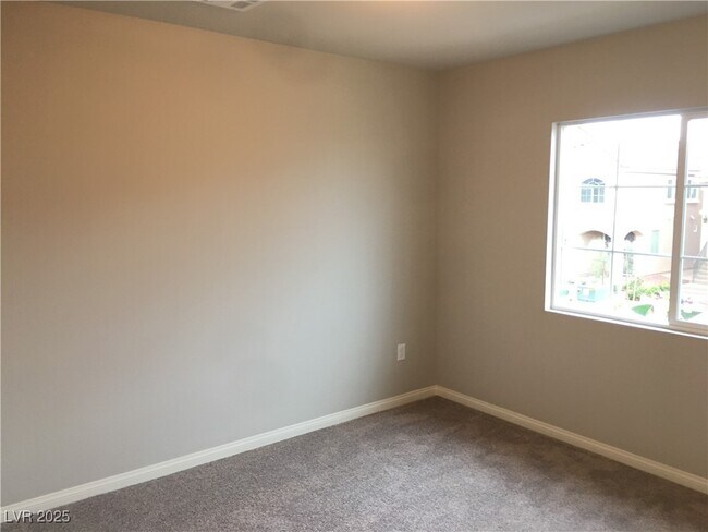 Building Photo - 9857 Mercer Ests Ct