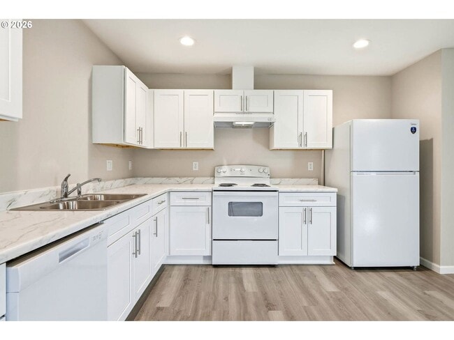 Building Photo - 610 N Earl St