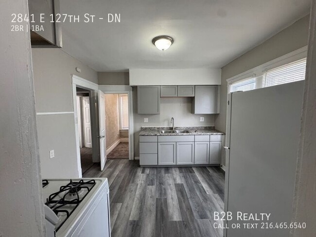 Building Photo - 2841 E 127th St