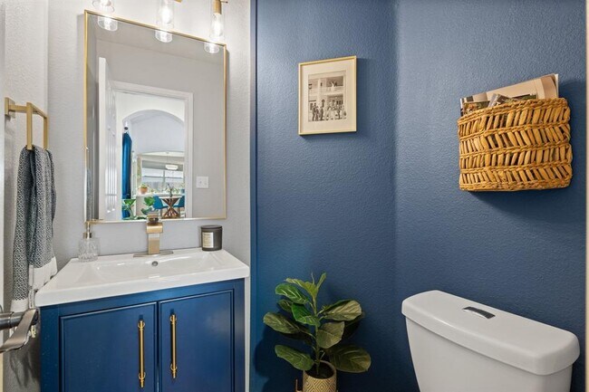 Building Photo - 13720 Shadowlawn Trace