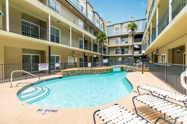 Building Photo - 921 Marine Dr