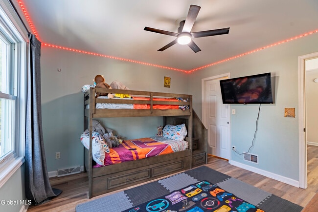 Building Photo - 2 Horizon Dr