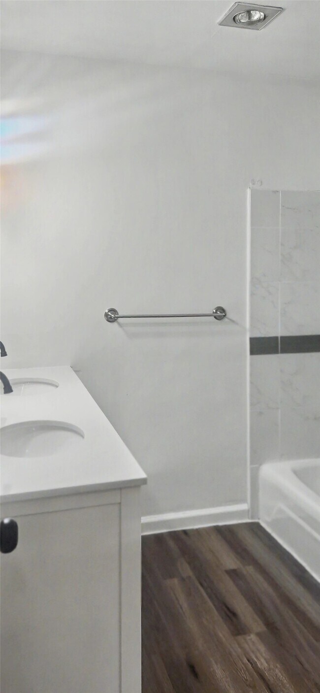 Building Photo - 12913 Trail Hollow Dr