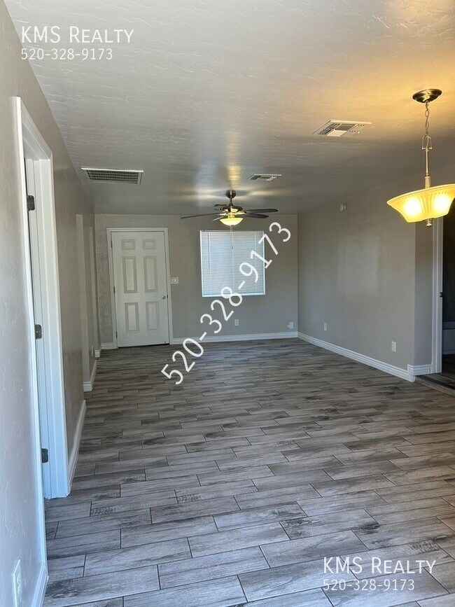 Building Photo - 302 E District St