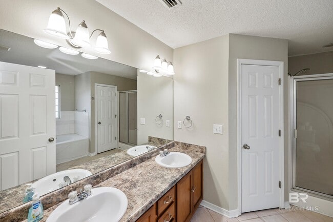 Building Photo - 16955 Heartland Cir