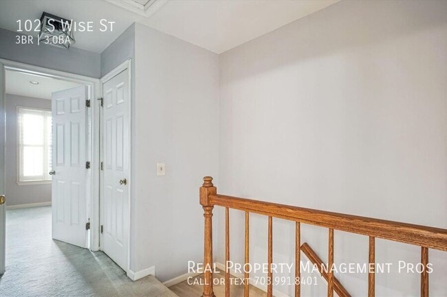 Building Photo - 102 S Wise St