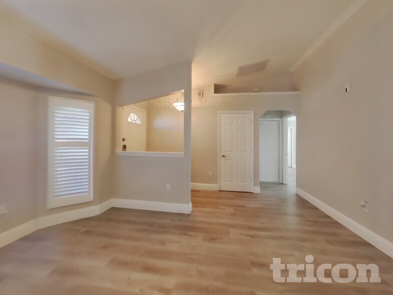 Building Photo - 27375 Deep Creek Blvd