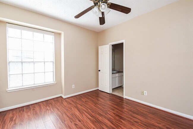 Building Photo - 8888 Benning Dr