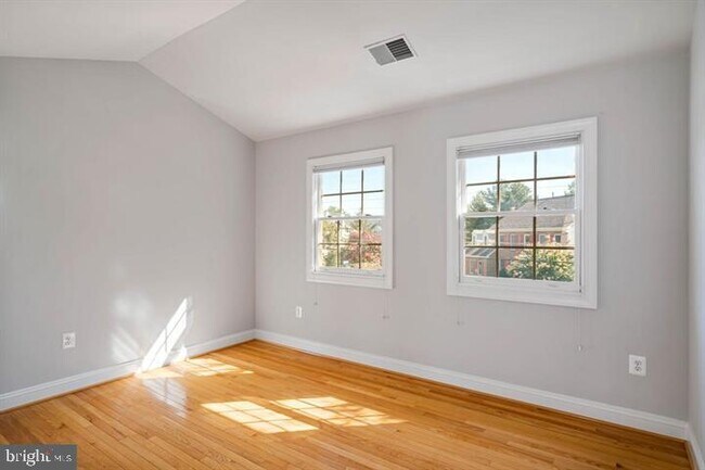 Building Photo - 2038 Madrillon Rd