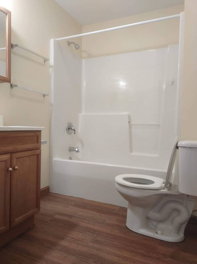 Building Photo - Home for Rent Northwest Rockford