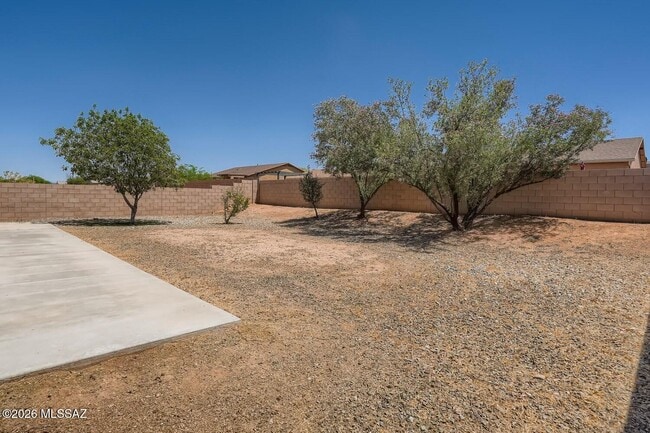 Building Photo - 8437 W Green Kingfisher Ln